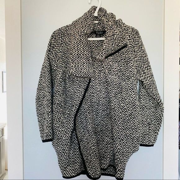 Papillon cocoon wrap thick warm sweater size small - Picture 2 of 4